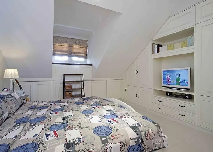 Cottonwood Bed & Breakfast House Bandung
