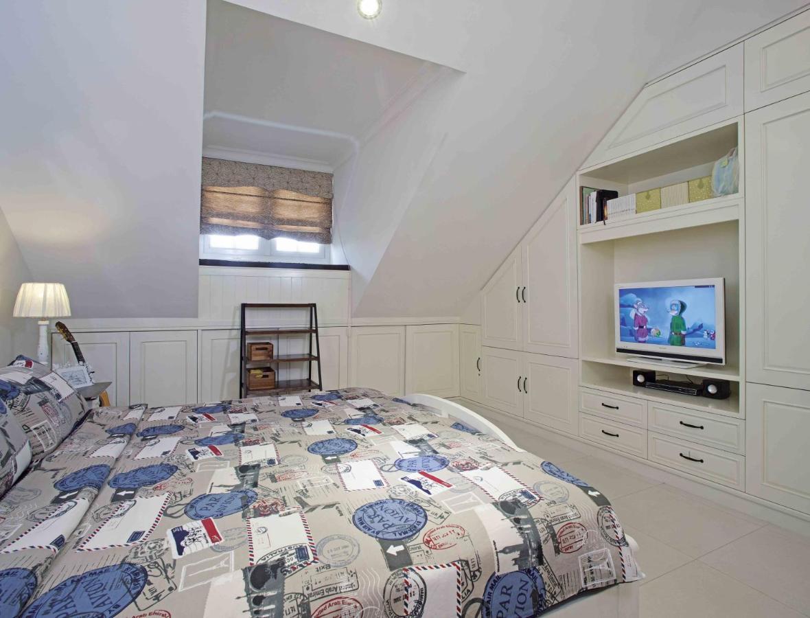 Cottonwood House